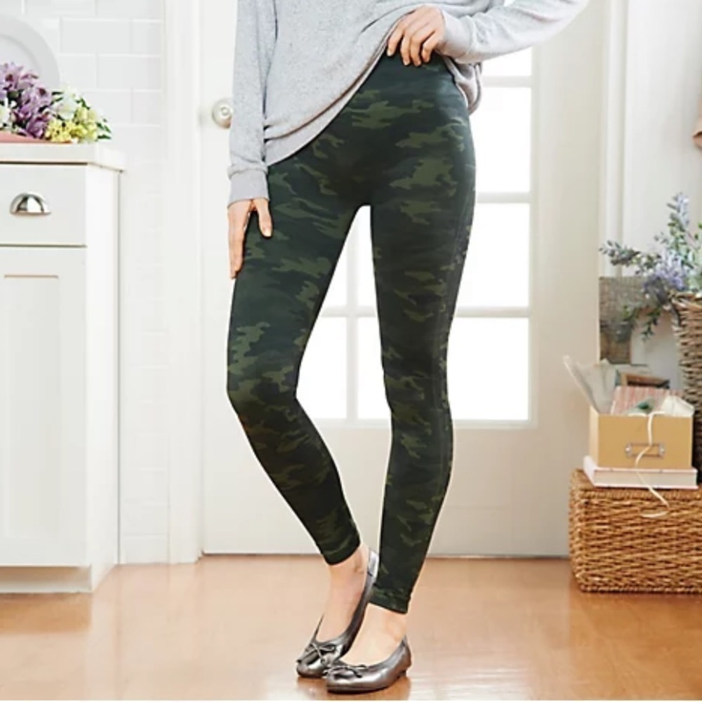 Spanx Look At Me Now Green Camo Leggings Medium